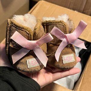 UGG Infant Jesse Bow II Pink Bow Booties